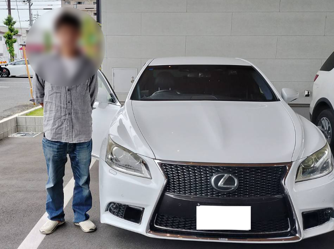 トヨタ　レクサスLS