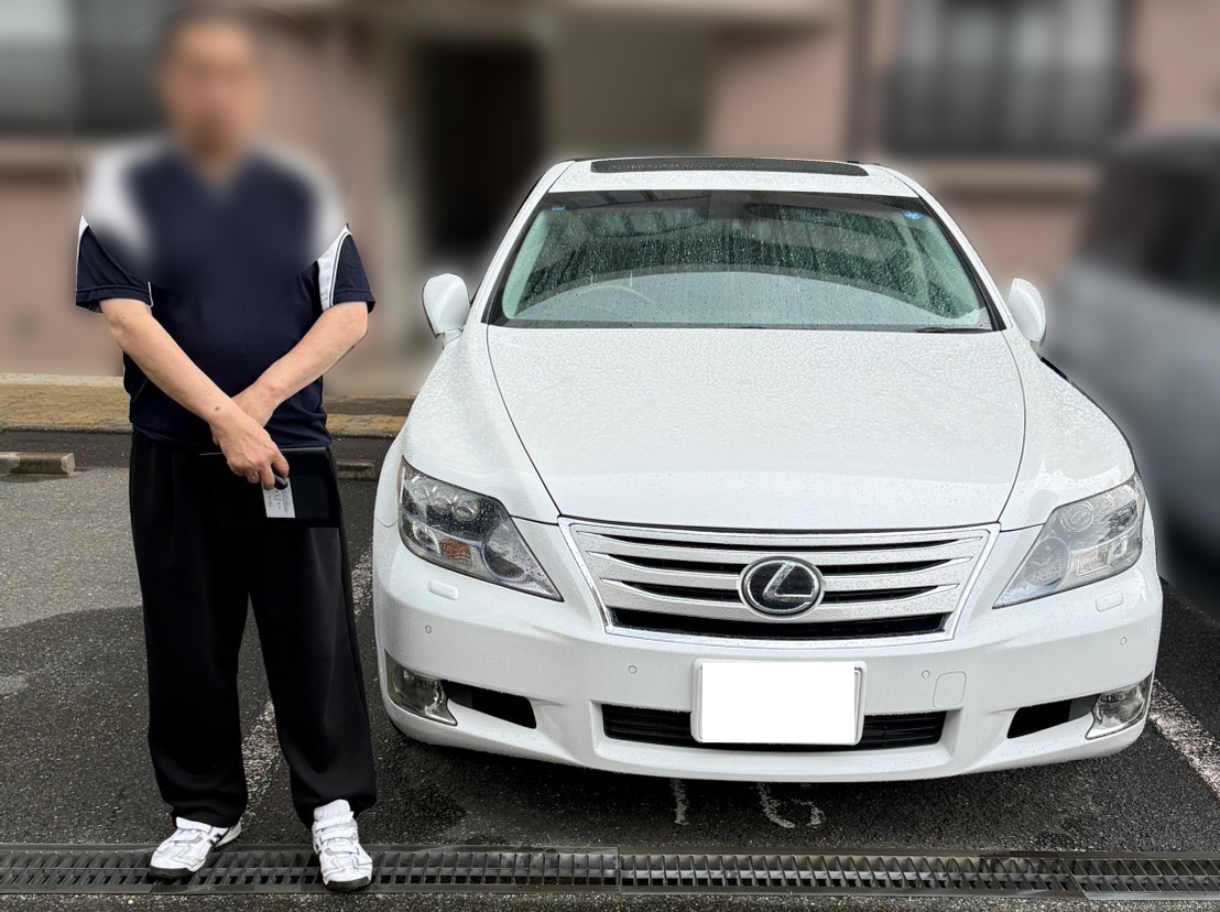 トヨタ　レクサスLS600h